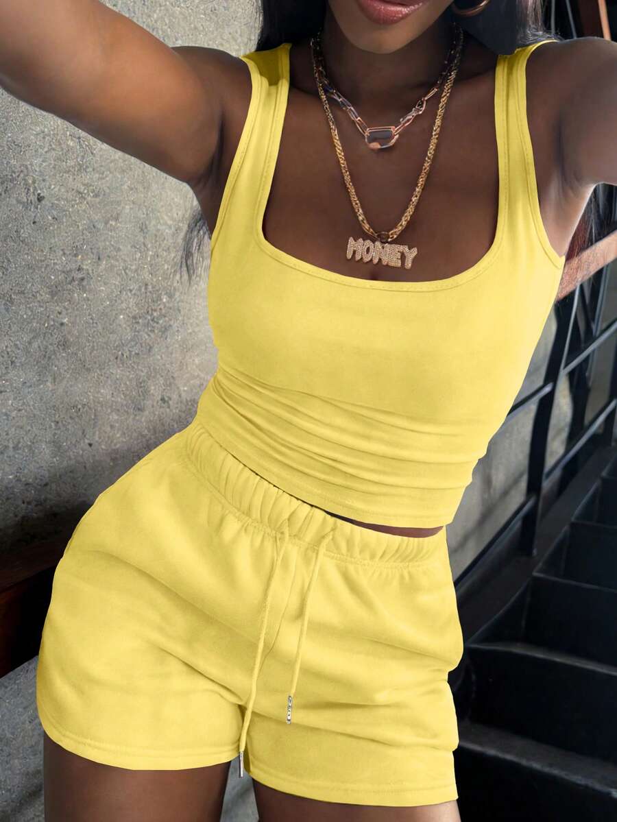 Rovax Bộ đồ nữ gồm áo tank top cổ vuông màu trơn và quần short, kiểu dáng thường ngày, thích hợp cho mùa hè. - Màu vàng - Xem 1