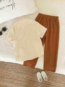 SHEIN 2pcs/Set Young Boy V-Neck Short Sleeve Woven Shirt And Green Pants Set, Comfortable Casual Versatile Daily Wear, Spring/Summer Toddler Outfits Toddler Boy Clothes Boy Outfit Sets Kids Outfit Set Young Boys Clothes - Brown - View 2