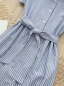 Rusticease 女士休闲条纹前开襟纽扣短袖中长连衣裙，夏季系腰连衣裙，夏季工作连衣裙，学院风连衣裙，女士纽扣连衣裙，蓝色条纹连衣裙，女士夏季连衣裙，女士夏季套装，女士休闲连衣裙，夏季女士套装，休闲夏季连衣裙，女士条纹连衣裙，野餐连衣裙，新款连衣裙，短袖连衣裙 - 彩色 - 查看 4