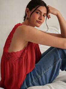 Freevana Plus Size Romantic & Elegant Early Spring New Lace Patchwork Women Camisole - Red - View 4