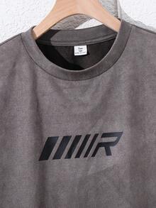 SHEIN 两件套青少年男童简约小写字母撞色纹理深灰色短袖T恤搭配乳白色工装裤，休闲学院风，舒适时尚，简约实用，百搭柔软面料，适合日常穿着，适合上学，适合旅行，适合户外运动，适合春、夏、秋、冬四季。Y2K风格，青少年男童服装，返校季服装，青少年男童服装，青少年服装，青少年上衣，宽松裤，工装裤 - 彩色 - 查看 6