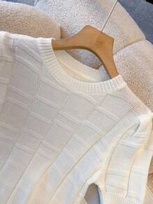 GlowEve Áo thun nữ mùa xuân/hè mới về, cổ tròn, ôm sát, khoét vai, họa tiết kẻ caro, tay ngắn, đa năng, thời trang hàng ngày. - Màu be - Xem 7