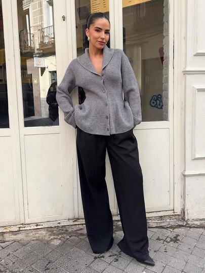 Marta Soriano 2025新款极简主义冬季女式灰色纯色长袖单排扣荷叶边针织开衫，秋冬灰色纽扣开衫，新年和圣诞节时尚单品，秋季