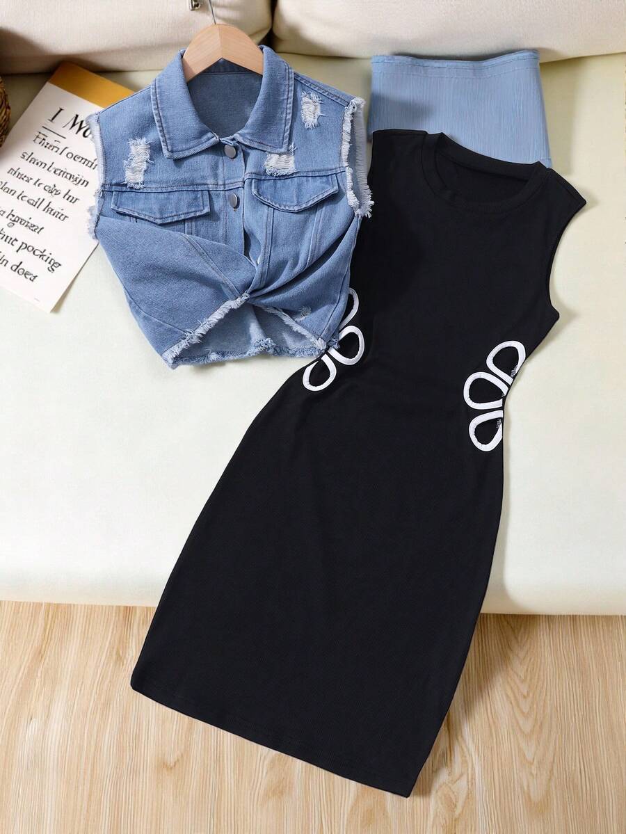 SHEIN Bộ đồ 2 mảnh cho bé gái tuổi teen: Áo hai dây dệt kim đen khoét lưng kết hợp với áo khoác denim rách, trang phục đi làm thường ngày. Áo crop top xanh dương bạc màu xoắn phía trước + áo hai dây dệt kim đen, bộ đồ thường ngày đa năng. - màu đen - Xem 1