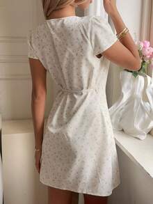 SHEIN CovetEZ 女士V领印花时尚约会派对迷你连衣裙 - 杏色 - 查看 7