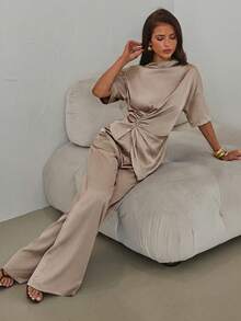 Aloruh 女士新款纯色棕色套装，两件套，巧克力色高领无袖扭结上衣搭配阔腿裤 - 卡其色 - 查看 6