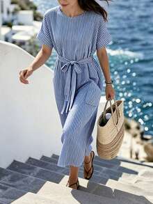 Breezaya 2026新款条纹长裙 - 圆领短袖落肩宽松版型，配有腰带蝴蝶结装饰，不对称下摆，休闲办公简约度假风，多巴胺色，冰蓝色，轻松打造时尚感，条纹2026 - 藍白色 - 查看 4