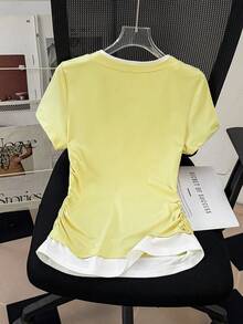 GlowEve Camiseta casual de mujer con cuello redondo y mangas cortas plisadas - Amarillo - Ver 2