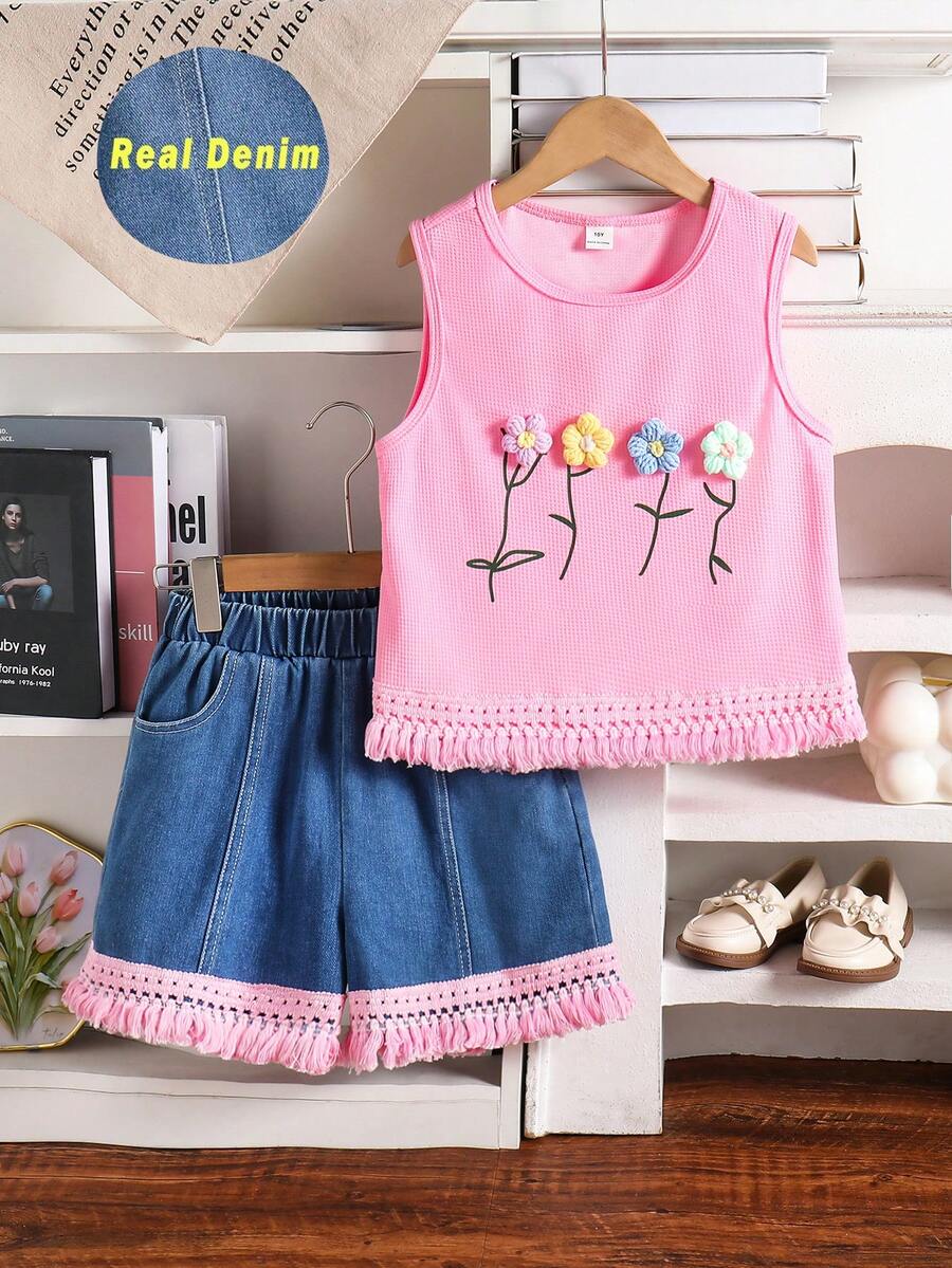 Bộ 2 món dành cho bé gái tuổi teen, thích hợp mặc mùa xuân/hè, kiểu dáng ngọt ngào dễ thương, chất liệu vải có họa tiết thêu hoa, kết hợp với quần short denim tua rua, phù hợp cho mặc hàng ngày, đi làm, dạo phố, đi nghỉ mát, tụ họp bạn bè. - Màu Hồng Tươi - Xem 1