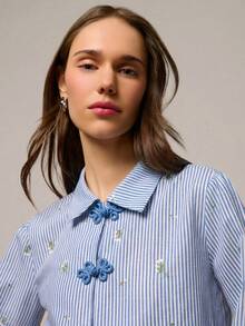Nöista Loose Blouse With Chinese Style Buttons On Front Opening, Buttons In Contrast Red And Fabric In Red Stripes With Flower Print. Spring, Summer Outfit For Women, Spring Look, Casual Outfit. - Blue - View 5