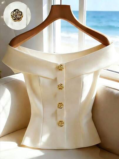 Franclia 女士夏季新款露肩上衣，收腰设计搭配玫瑰金纽扣，法式优雅风格，舒适面料，质感高级，适合约会、下午茶、通勤、商务等轻松社交场合，精致吸睛。这款女士夏季新款上衣，是女士度假、约会、休闲、夏季穿搭的理想之选，尽显优雅气质，是法式风情的完美诠释。