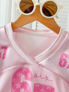 SHEIN Áo thun bóng đá in số cho bé gái, áo thun thể thao thời trang đường phố màu hồng. - Hồng - Xem 6