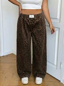 SHEIN EZwear Women's Plus Size Leopard Print Wide Leg Jeans,Brown Winter Casual Everyday Loose Elastic Waist Straight Leg Pants,Baggy Animal Print Trousers - Khaki - View 2