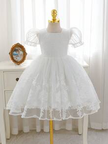 SHEIN Glamorique Kids 小女孩公主裙，白色刺绣薄纱连衣裙，后背饰有超大蝴蝶结，泡泡袖，适合生日派对、婚礼、节日、花童等场合，欧美风格 - 白色 - 查看 5