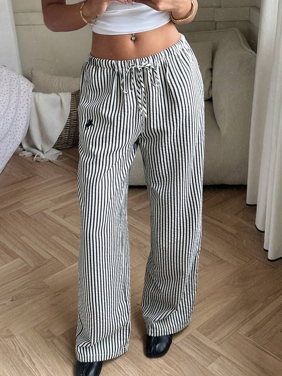 CovetEZ 女士条纹印花刺绣打结休闲裤 - 黑與白 - 查看 1