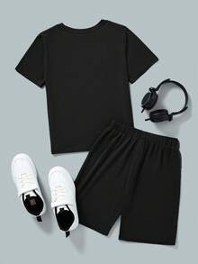 SHEIN Set Kaos Lengan Pendek dan Celana Pendek Kasual Musim Panas untuk Anak Laki-Laki Remaja, Cocok untuk Perjalanan Sehari-hari, Motif Huruf, dan Warna Kontras. - Mint Green - View 2