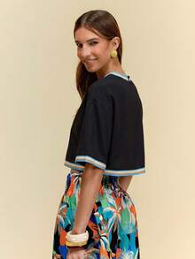 CAJUNI 女士度假棕榈树字母印花短款休闲T恤 - 黑色 - 查看 2