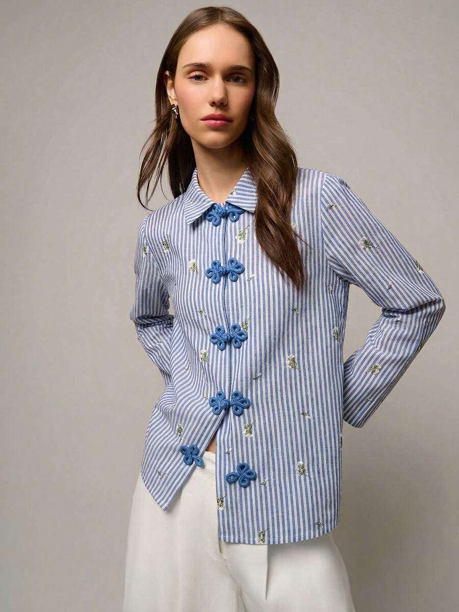 Nöista Loose Blouse With Chinese Style Buttons On Front Opening, Buttons In Contrast Red And Fabric In Red Stripes With Flower Print. Spring, Summer Outfit For Women, Spring Look, Casual Outfit. - Blue - View 1
