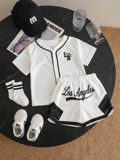 Playful Pals Conjunto casual diario de camiseta de manga corta con estampado de letras y pantalones cortos para bebé niño