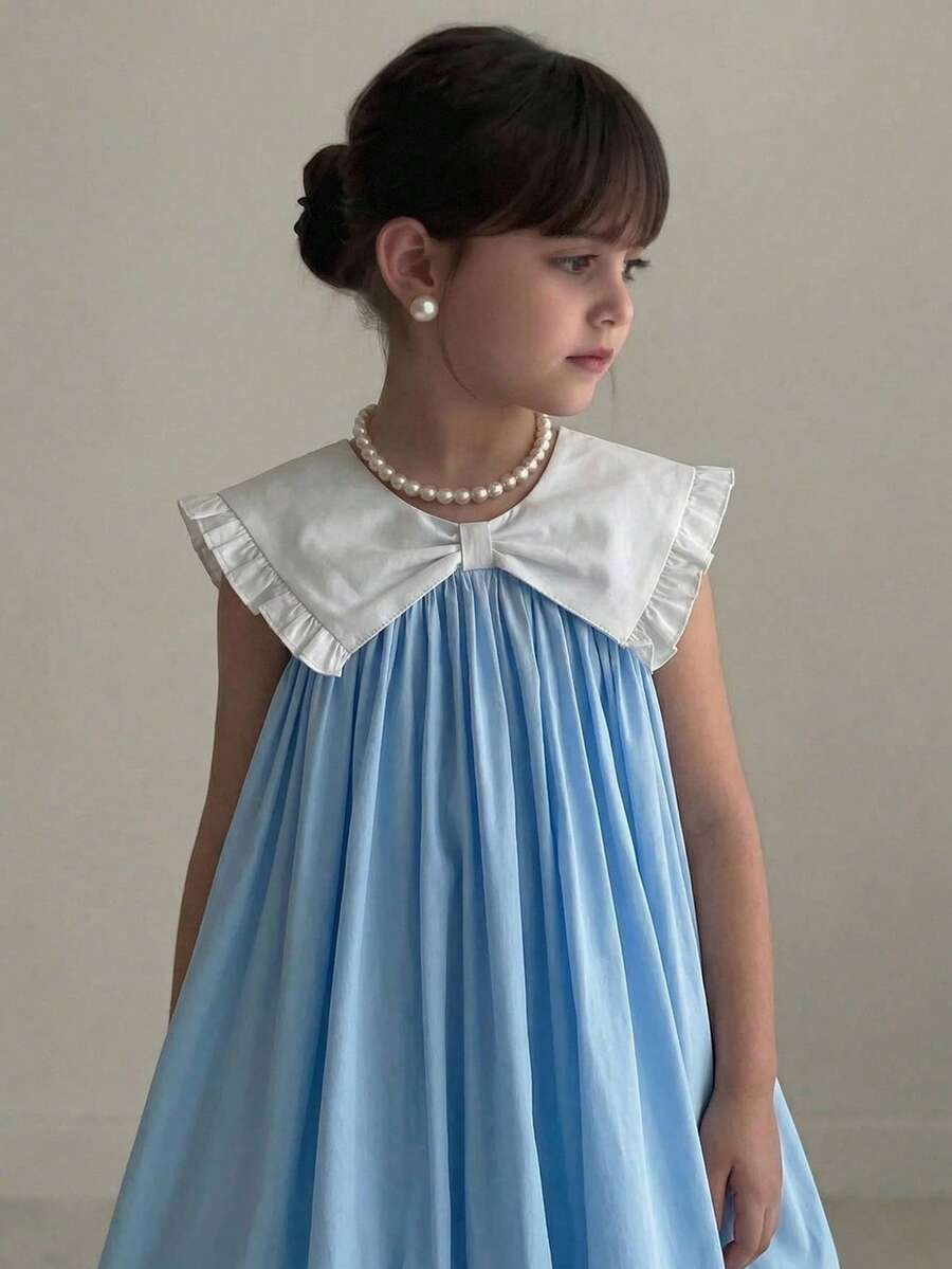 SHEIN 夏季少女无袖浅蓝色连衣裙，配白色荷叶边彼得潘领和蝴蝶结装饰 - 藍白色 - 查看 1