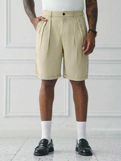 HUEFORM 男士梭织纯色中腰直筒短裤，适合日常穿着。春夏男士卡其色短裤、男士正装短裤、米色短裤、男士休闲短裤、男士高尔夫短裤、男士休闲短裤，采用复古华夫格纹理面料。