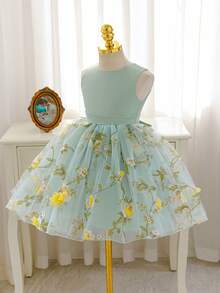 SHEIN Glamorique Kids Đầm công chúa cho bé gái, đầm dự tiệc sinh nhật, đầm cưới, đầm dạ hội, chất liệu satin, không tay, màu xanh lá cây nhạt, chân váy lưới hoa nhiều lớp, kiểu dáng Trung Đông & Châu Âu, nơ sau lưng. - màu xanh lá - Xem 9