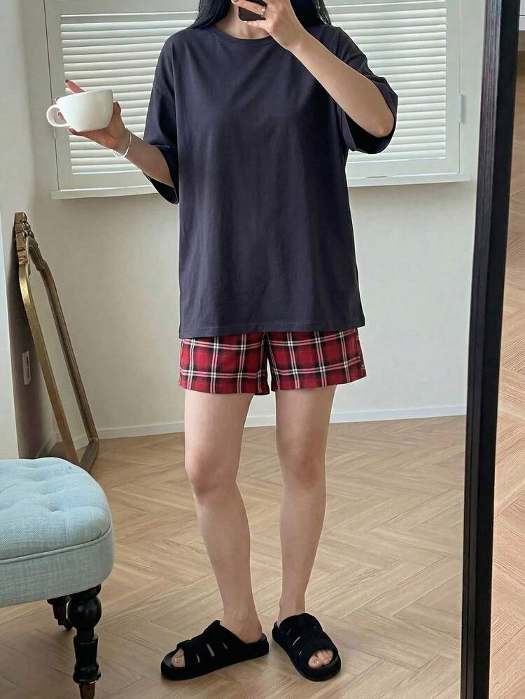 2pcs Women's Loose Solid Color Short Sleeve T-Shirt And Plaid Cropped Shorts Pajama Set, Summer