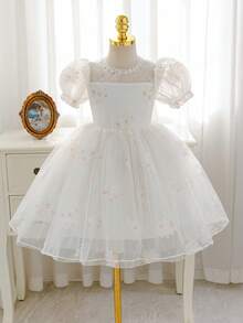 SHEIN Glamorique Kids Toddler Girls' Princess Dress, White Mesh 3D Floral Skirt, Ruffle, Puff Sleeve, Flower Girl, Birthday Party Flower Girl Holiday, Wedding Wedding Formal Dress, Cute, Lovely Floral Dress, European And American Style Summer Elegant - White - View 4
