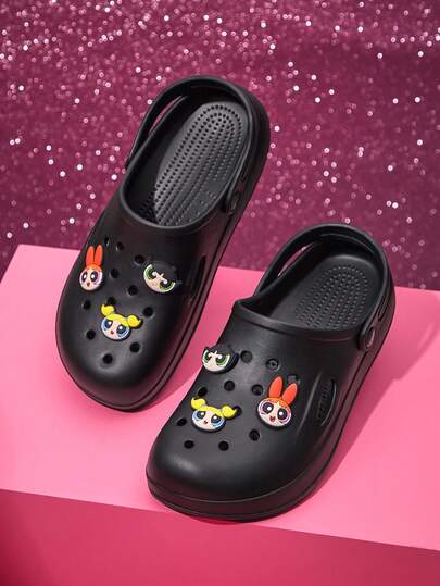 THE POWERPUFF GIRLS X SHEIN Sabots de jardin mode et mignons améliorant la préhension, chaussures perforées respirantes et séchage rapide. Pantoufles à bout fermé avec trous souples. Matériau EVA léger et durable. À la maison, dans la salle de bain, le terrain de jeux, la piscine, les douches de plage. Sandales d'intérieur et d'extérieur, convenant à toutes les saisons, fleurs et bulles et boutons d'or