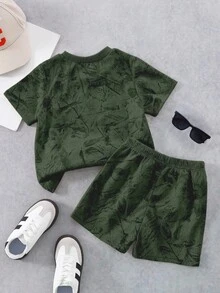 SHEIN Streecool Kids 男童休闲纯色T恤+短裤两件套，适合日常穿着、上学、旅行、夏季户外活动 - 綠色 - 查看 2