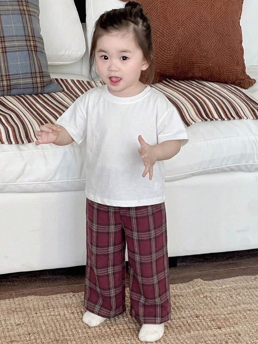 Dazy Kids 2件組女嬰休閒圓領T恤與格紋長褲家居服套裝 秋季 - 白色 - 查看 1