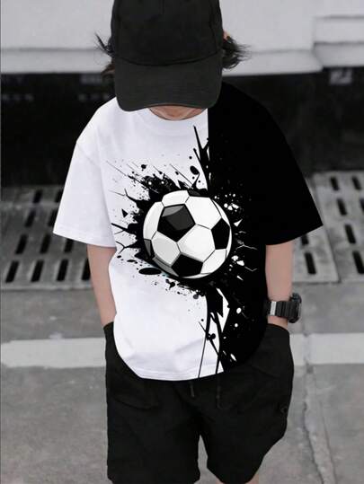 男童撞色黑白足球图案圆领短袖T恤，休闲时尚风格，印花图案，适合夏季户外运动，柔软舒适。男童短袖圆领T恤+短裤套装，非常适合儿童穿着，户外活动。