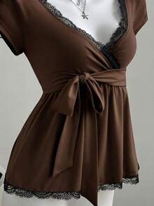 Sweetra Áo thun dáng ôm, viền ren, phong cách Y2K, thích hợp cho kỳ nghỉ. - Cà phê nâu - Xem 6