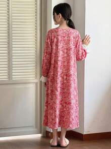 少女简约碎花V领长袖宽松休闲睡衣连衣裙，度假居家碎花长袖连衣裙 - 粉色 - 查看 2