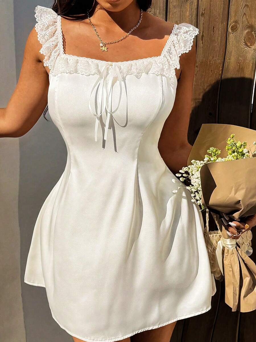 Sunnyshic Vestido de tirantes con cuello cuadrado y encaje, minifalda de satén con cintura lisa y silueta evasé - Blanco - Ver 1