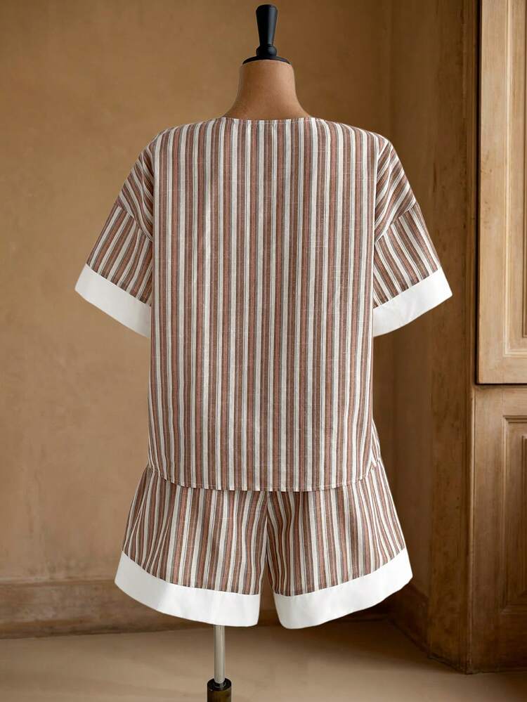 Plus Size Women's Round Neck Striped Print Short Sleeve Top And Shorts Casual Set,Summer Outfit For Women , Vacation Outfits Women,Country Style For Women  Two Piece Casual Sets Pyjamas Set Women Two Piece Linen Sets For Women Vacation Pijams Summer Set For Woman