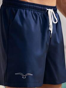 Mercer Haus 男士夏季藏蓝色抽绳腰斜插口袋夏威夷风速干双层网眼内衬短裤，3D印花时尚休闲沙滩泳裤 - 彩色 - 查看 6