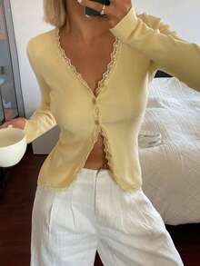 Áo khoác cardigan nữ tối giản, màu trơn phối ren tương phản, tay dài, cài nút. - Màu vàng - Xem 2