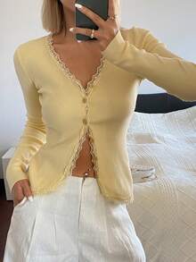 Áo khoác cardigan nữ tối giản, màu trơn phối ren tương phản, tay dài, cài nút. - Màu vàng - Xem 5