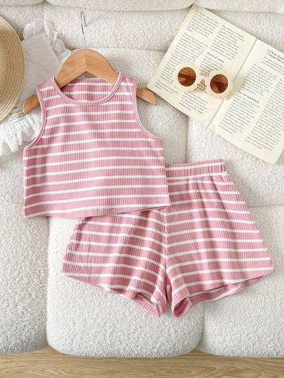 SHEIN 年轻女孩宽松休闲简约舒适圆领无袖条纹背心短裤套装，适合夏季休闲、运动、度假穿着。