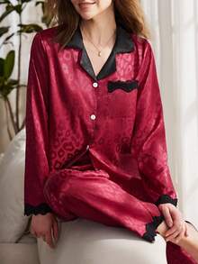 Moireta Conjunto de pijama de mujer con cuello de solapa, manga larga, estampado de leopardo brillante y parches de encaje de color contrastante elegante y maduro - Burdeos - Ver 5