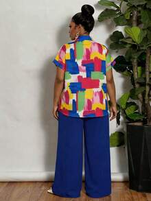 SHEIN CURVE+ Curve 尺码 US22 音乐节、海滨度假、波西米亚风两件套，AB 色印花衬衫和纯色裤子，度假 - 彩色 - 查看 2