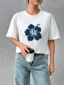 SHEIN Essnce 女士舒适百搭纯棉T恤，饰有芙蓉花印花，后摆加长设计，适合外出、搭配、旅行和度假。 - 白色 - 查看 6