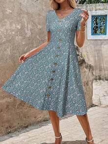 SHEIN Clasi Plus Size Summer Ditsy Floral Button Decor Short Sleeve Dress - Blue - View 4