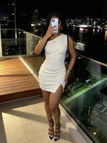 Slaydiva Mùa xuân mới, Lễ hội âm nhạc mùa xuân và mùa hè, Ngày lễ tình nhân, Lễ Phục sinh, Mùa cưới, Mùa lễ hội, Trang phục đi làm thường ngày và thanh lịch, Trang phục hàng ngày, Trang phục công sở, Kỳ nghỉ, Tiệc tùng, Du thuyền, Tiệc tùng, Cơ bản, Hẹn hò hàng ngày, Hở vai, Gấu váy hở vai, Gấu váy xếp lớp, Thiết kế xếp ly, Váy ôm sát, Váy ngắn màu trắng, Váy ngắn nữ -Z - trắng - Xem 6