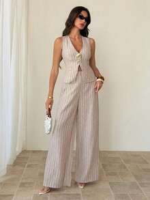 SHEIN Tall 女士优雅、简约、休闲、时尚、通勤、都市、现代、度假、波西米亚风、舒适的 V 领条纹背心，配有金属扣，搭配卡其色高腰裤两件套。 - 棕色 - 查看 11