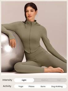 GLOWMODE Áo khoác dài tay có mũ, khóa kéo, dáng lửng, vạt cong FeatherFit™ - Thích hợp cho yoga, mặc hàng ngày vào mùa thu. - Màu xanh Ô liu - Xem 6