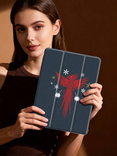 HARRY POTTER X SHEIN Ốp máy tính bảng hình chim đại bàng chủ đề anime này mang lại cảm giác cao cấp, được làm từ silicon mềm mại, chống rơi vỡ và có chân đế gập, là một lựa chọn quà tặng hoàn hảo. Tương thích với iPad 11/Pad 10/Pad 9/Pad Air thế hệ thứ 5/Pad Air thế hệ thứ 7 13 inch/Pad Air thế hệ thứ 6 11 inch/Galaxy Tab A9 Plus, bao gồm khe cắm bút, hỗ trợ chức năng tự động ngủ/thức và là một chiếc ốp bảo vệ thời trang - một món quà mùa hè tuyệt vời.