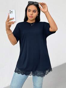 Shapeblank Camiseta larga de manga corta con aplicación de encaje negro, cómoda y holgada, de uso diario y versátil, que estiliza la figura, para mujeres de talla grande, para primavera/verano, para salir, atuendos de verano, estilo sencillo - Azul Marino - Ver 2