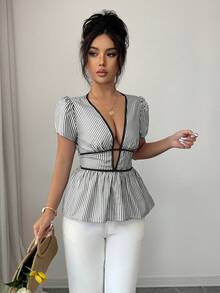 SHEIN Elenzya 优雅夏季度假蓝色条纹深V领性感镂空女式衬衫 - 黑與白 - 查看 8